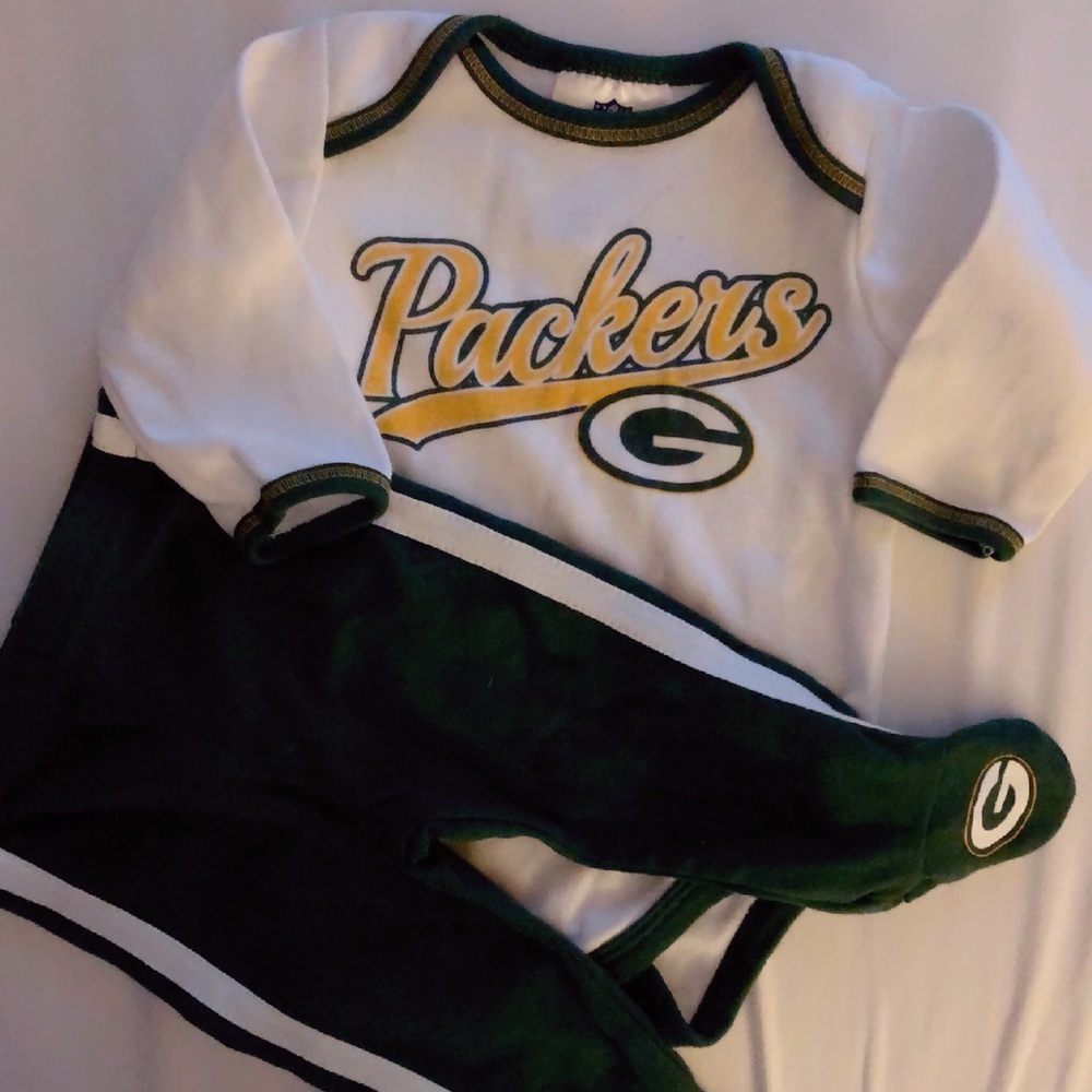 Green Bay Packers onesie w/matching pants and hat